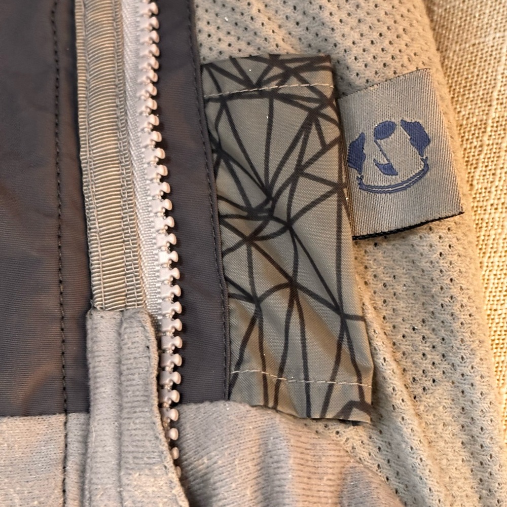 The North Face Women’s Black Jacket- Size L 🌼🌼🌼🌼🌼 - Picture 16 of 16